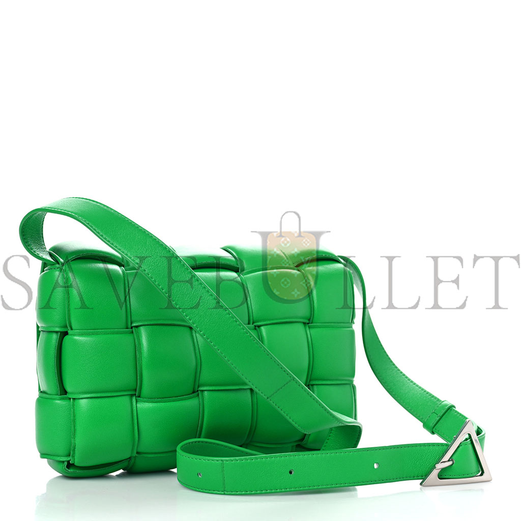 BOTTEGA VENETA NAPPA MAXI INTRECCIO PADDED CASSETTE CROSSBODY BAG PARAKEET  (26*18*8cm)