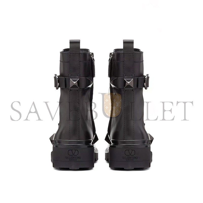 VALENTINO ROMAN STUD CALFSKIN COMBAT BOOT WITH TONAL STUDS 40MM 5W2S0CJ3FYP_0NO VALENTINO ROMAN STUD CALFSKIN COMBAT BOOT WITH TONAL STUDS 40MM 5W2S0CJ3FYP_0NO